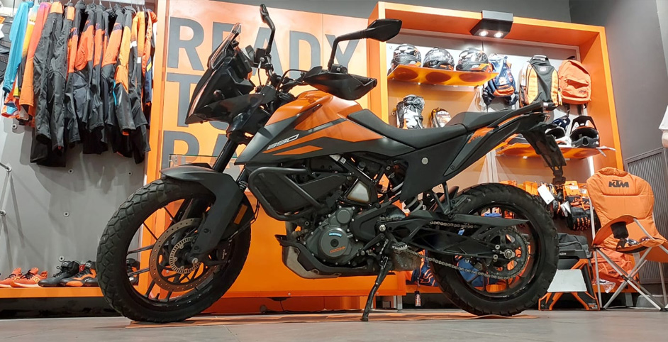 Adv390 | מודל 2021 | יד 2 | 24,500 קמ | מחירון גמיש מאוד